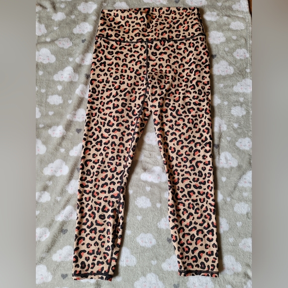 Fabletics PowerHold meru/leopard print leggings womens size M - Picture 2 of 3